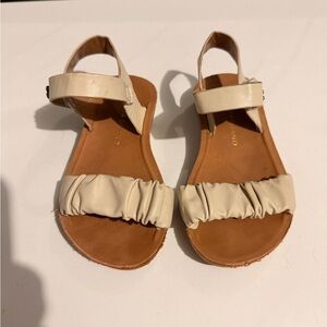 Lucky Brand Cream Leather Sandals